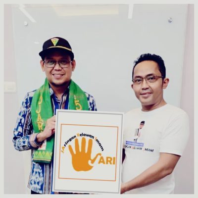 Bukti Penandatanganan Komitmen Lima Jari Deklarasikan Pemenangan IBH di Pilkada&nbsp;2024