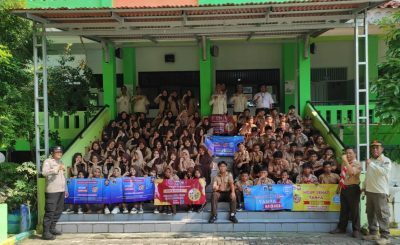 Bhabinkamtibmas Pulau Tidung Sosialisasikan P4GN di SMPN 241&nbsp;Jakarta