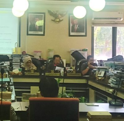 Hearing! Ketua Komisi C DPRD Surabaya Baktiono Usir Advokat